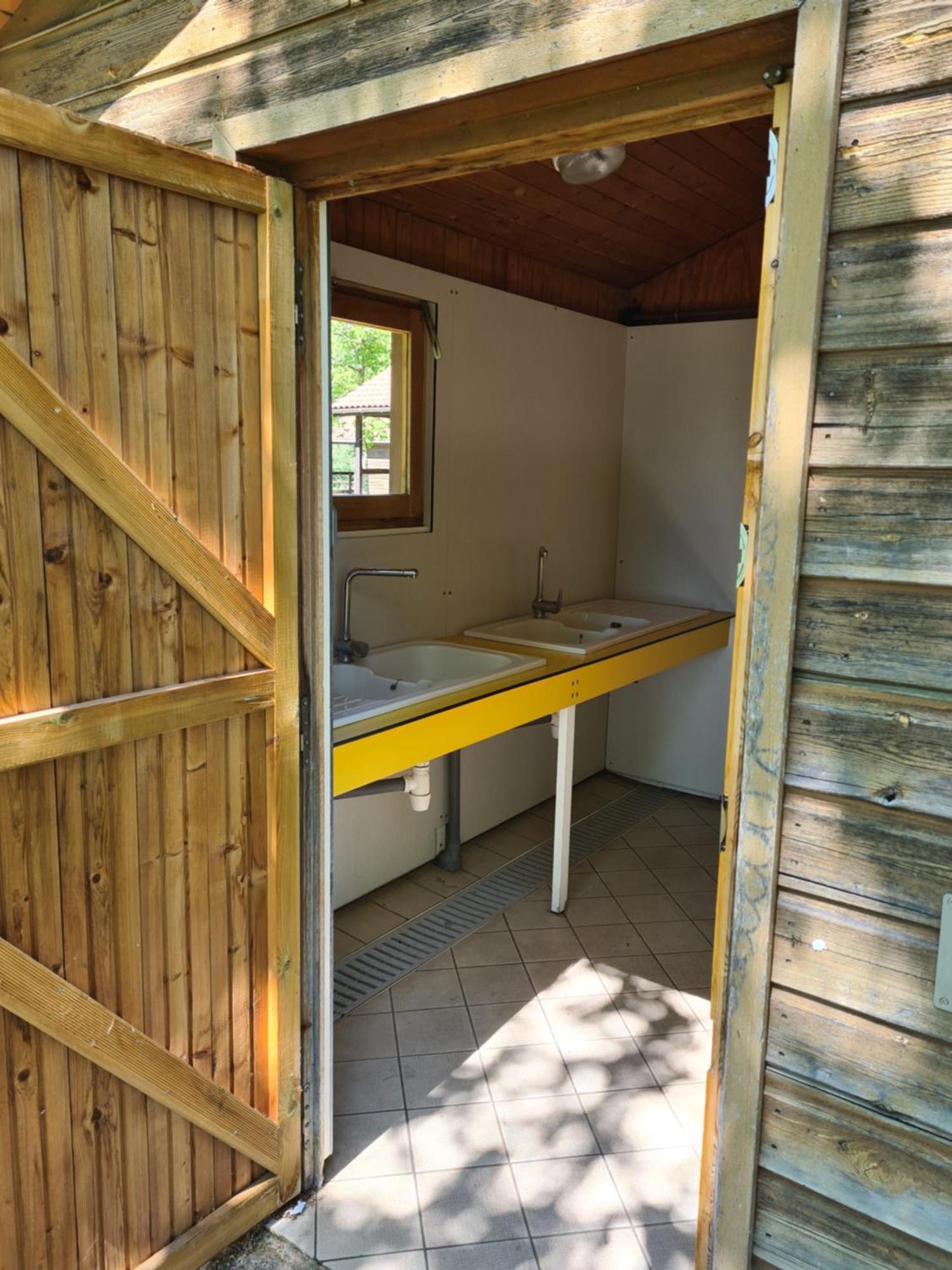 Les Chalets Guinguette Capdenac-Gare المظهر الخارجي الصورة